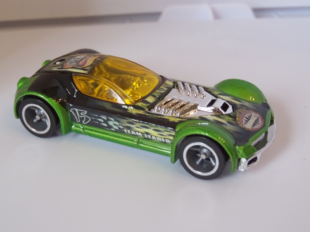 Hot Wheels World Race Highway 35 - Little City Toy Cars